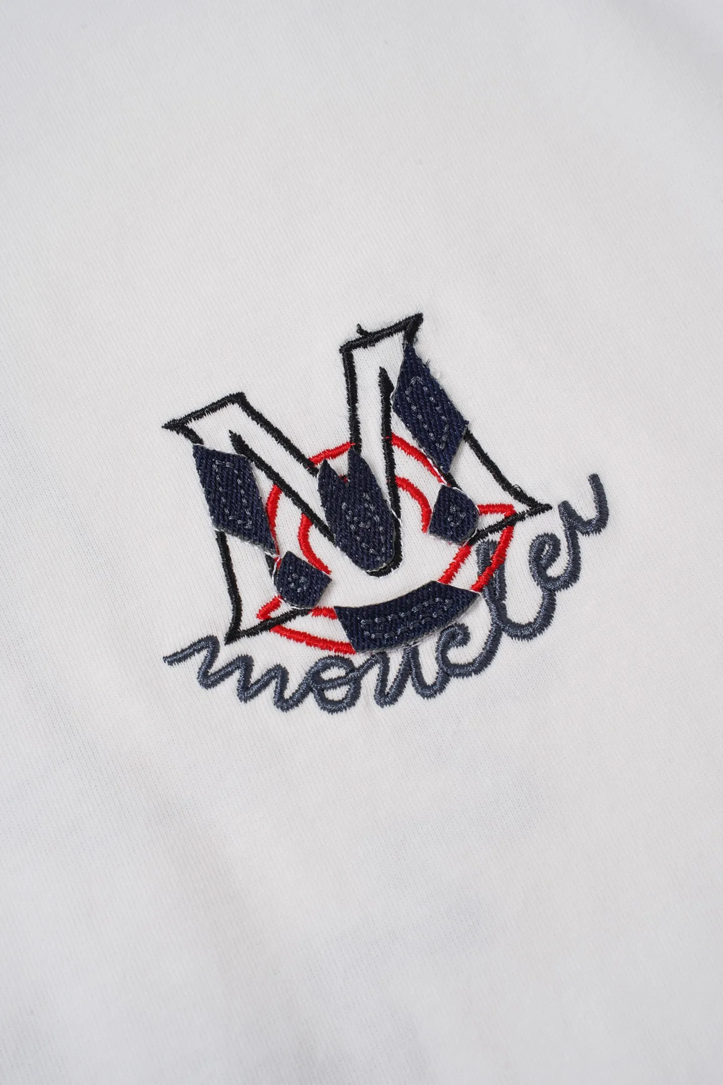 Moncler/ 2026Retro M T Moncler 2026New Arrival Retro M ， Black White Same Style。 ， ， ； ， Breathable ， + ， 。 ， Retro ， ， 。 Size：XS S M L ：Black White
